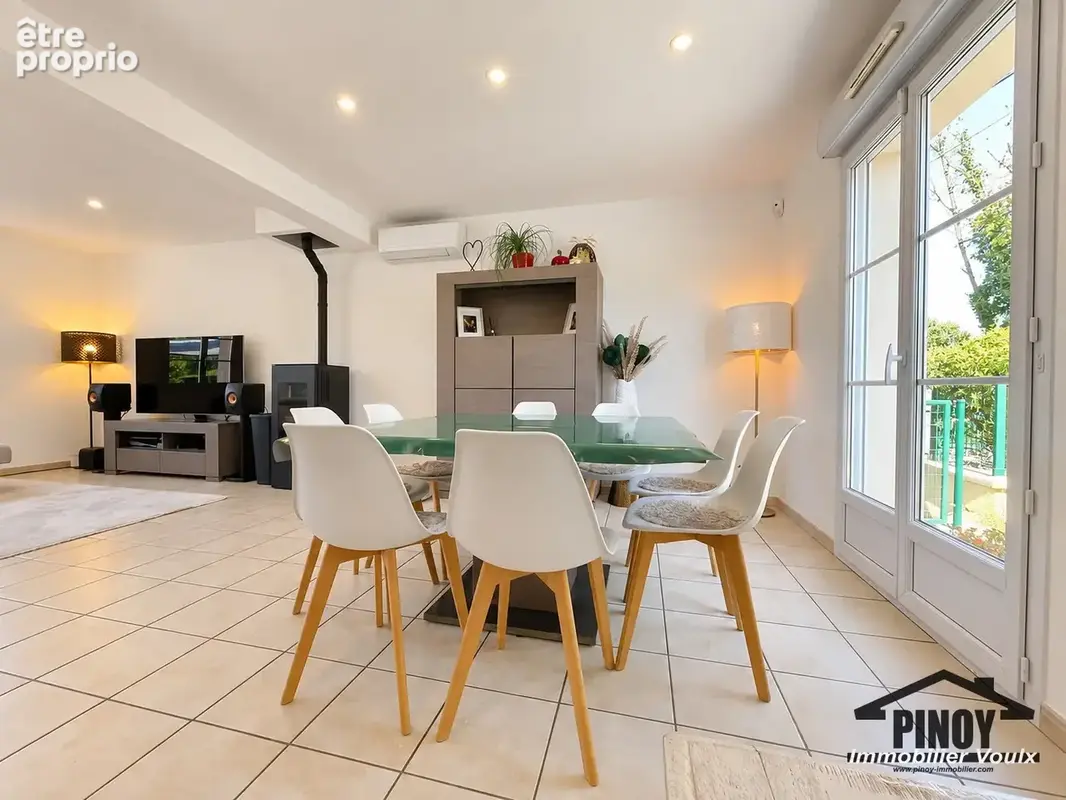 Maison familiale de 2009, 4 chambres, piscine chauffée et jardin clos de 1 990 m2 - photo 8