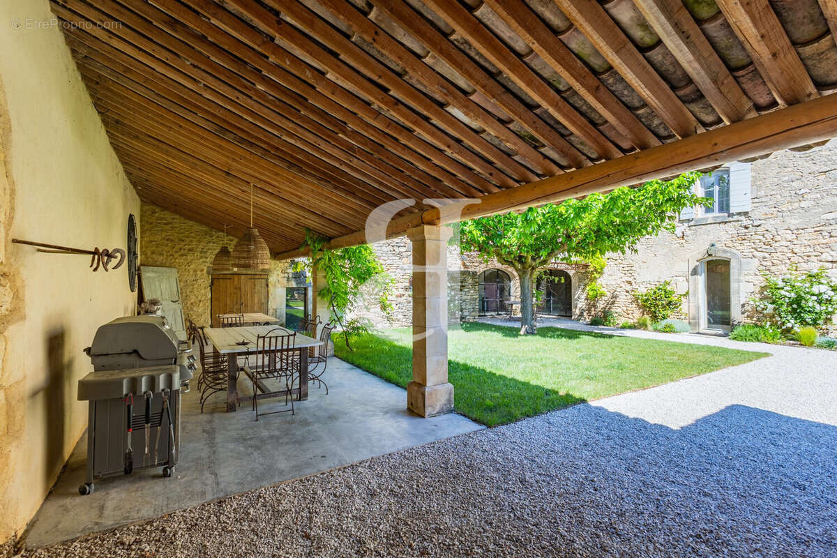 Maison à GORDES