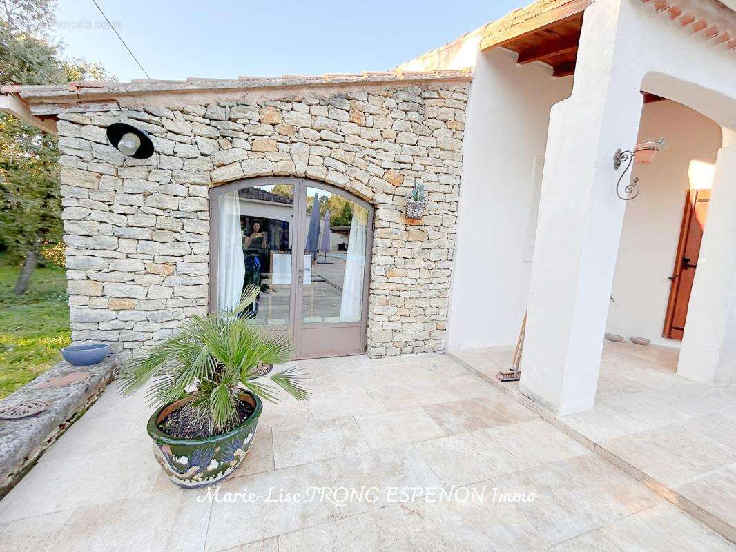 Maison à PERNES-LES-FONTAINES