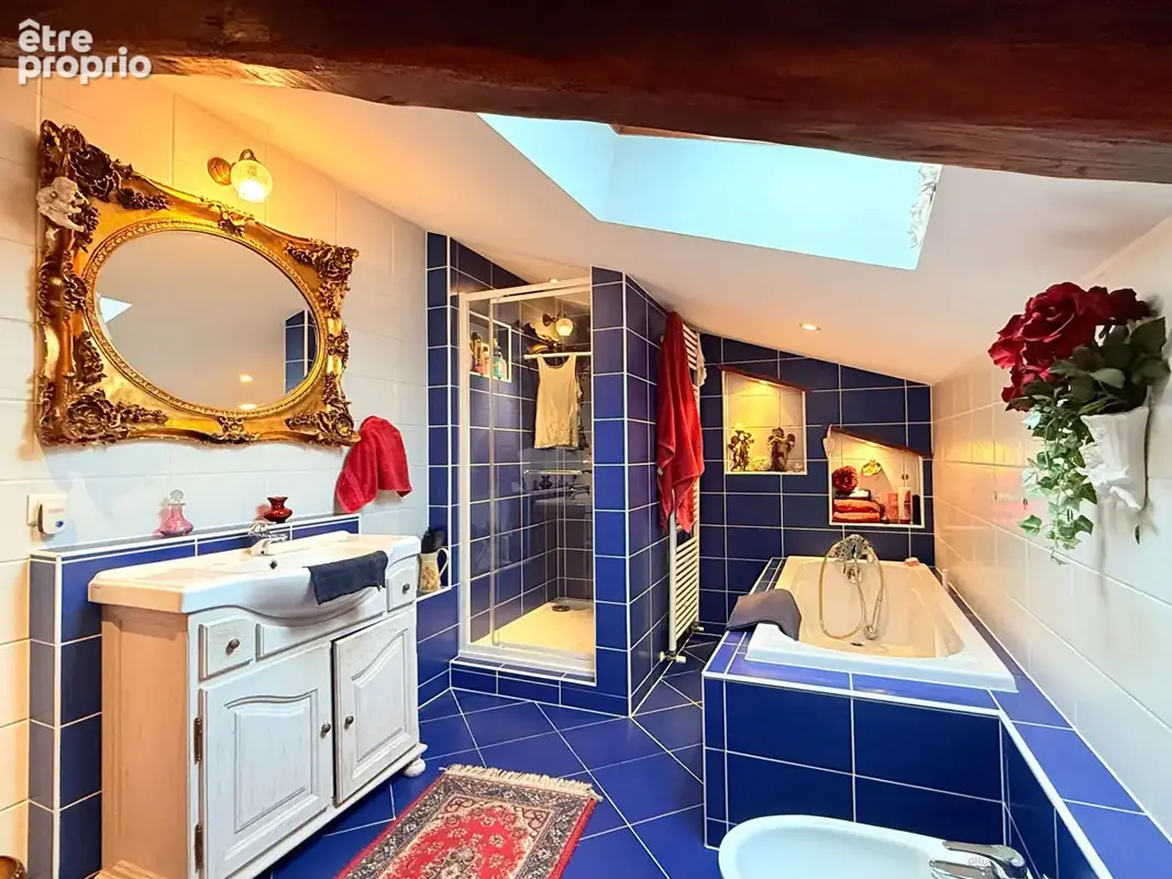 Une maison à partager, chacun chez soi : quatre chambres et deux espaces de vie avec accès et jardins privatifs - photo 26