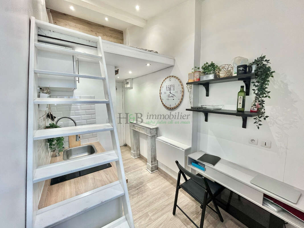 Appartement à PARIS-17E
