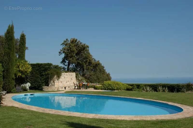 Maison à TOURRETTES-SUR-LOUP