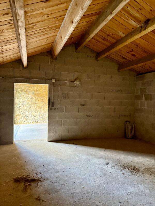 Garage Aubigny Les Clouzeaux 50 m2 - photo 3