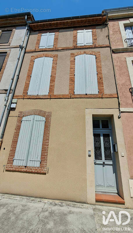 Maison 200 m² à Moissac  - photo 1