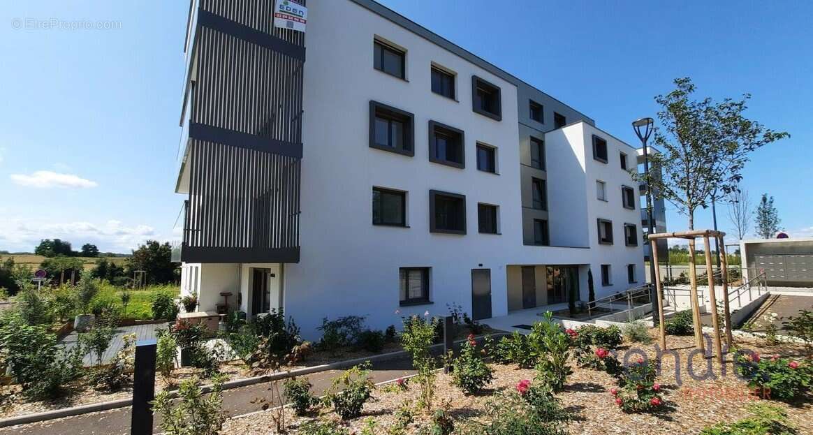Appartement 3 pièces de 77,20 m² avec terrasse de 55 m² et jardin privatif de 146 m² - photo 4