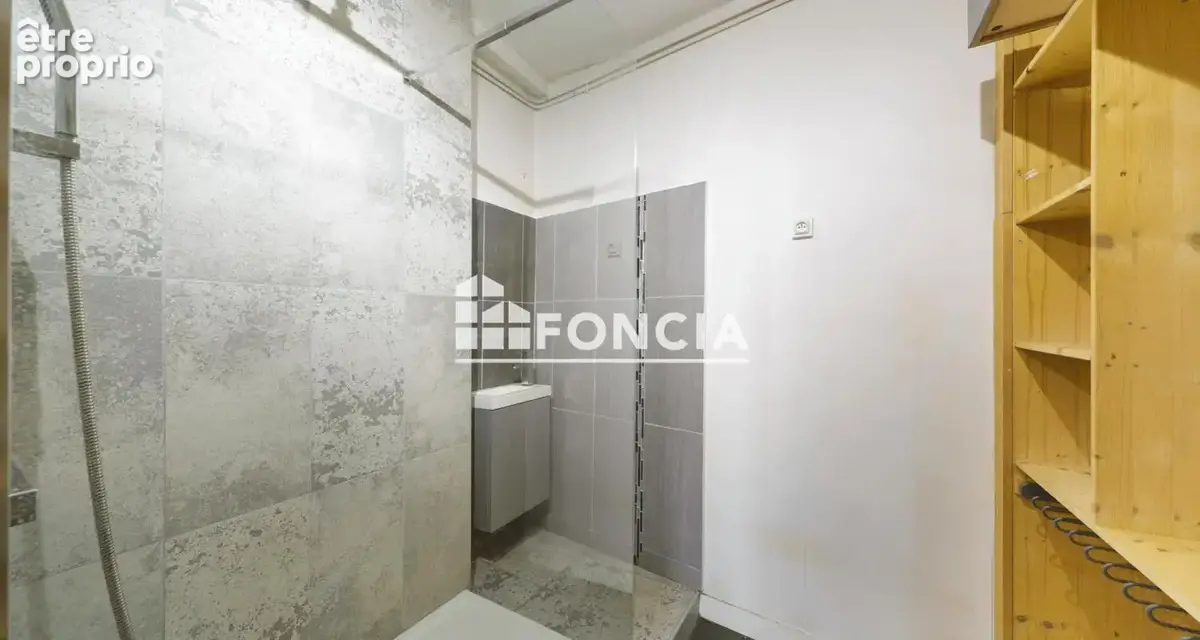 Oloron-Sainte-Marie – Quartier Sainte-Marie – Appartement rénové de 80 m² avec 2 chambres - photo 4