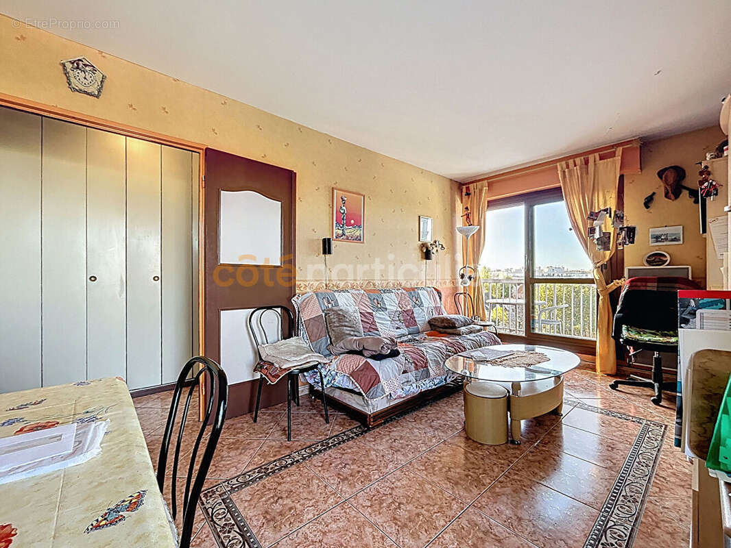 Appartement à SAINT-MAUR-DES-FOSSES