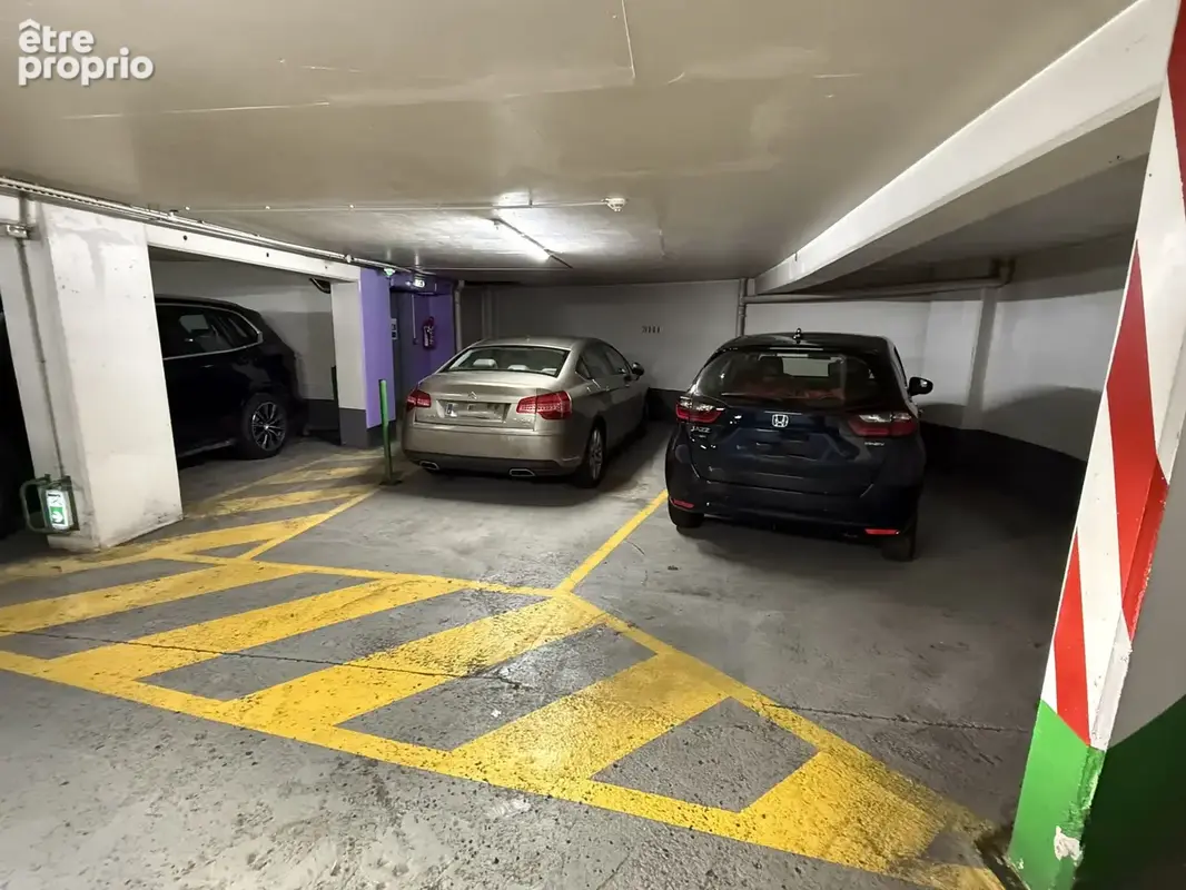Parking à PARIS-17E