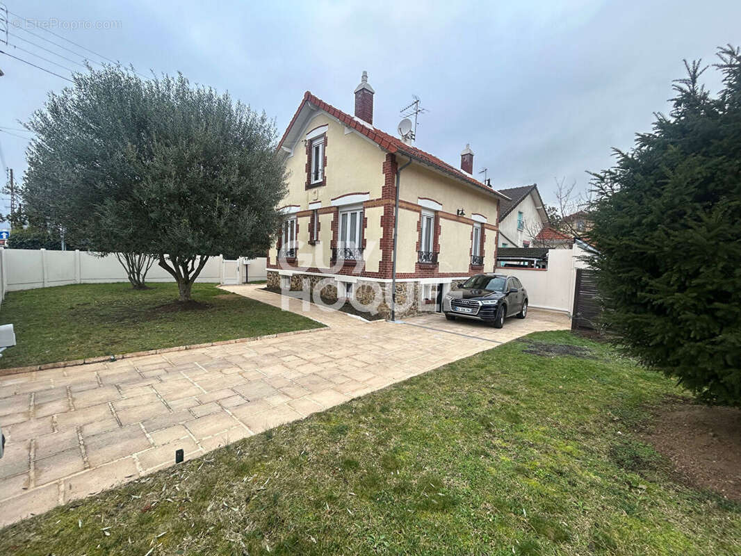 Maison à NEUILLY-SUR-MARNE