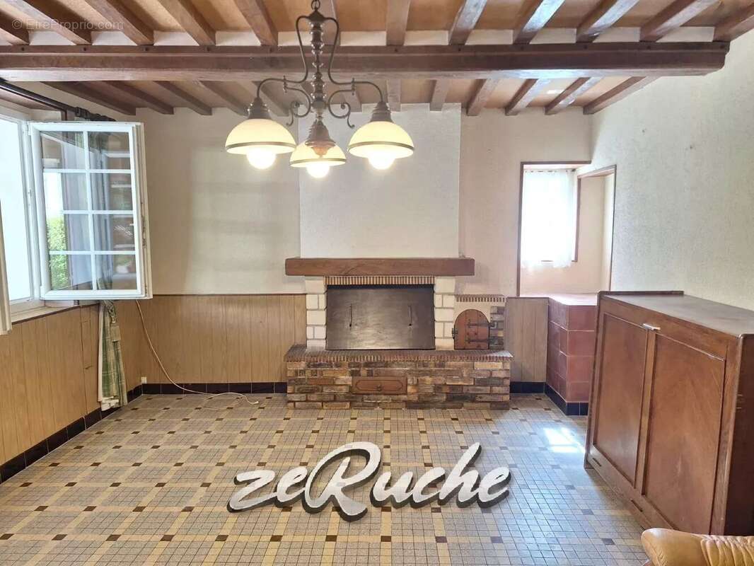 À VENDRE - Ensemble immobilier avec dépendances et beau jardin à Valambray - photo 9