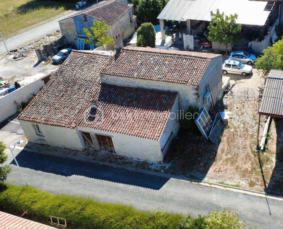 Charentaise a finir de renover – 150 m² – bernaÿ-saint-martin - photo 3