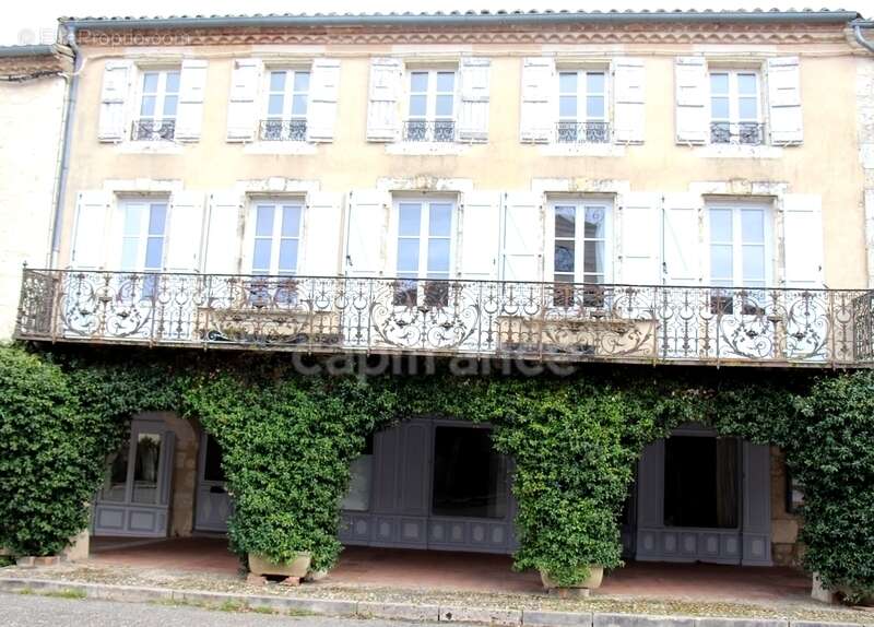 Appartement à SAINT-CLAR