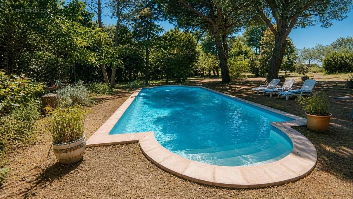 Maison de 7 pièces de 135 m² à Malataverne - photo 2