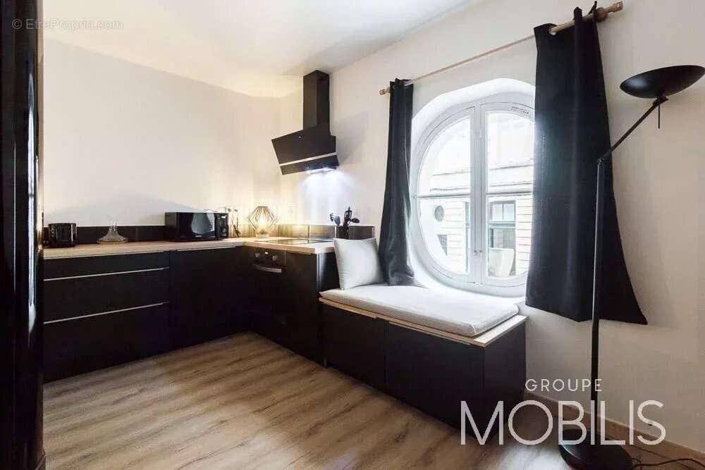 Appartement à PARIS-8E