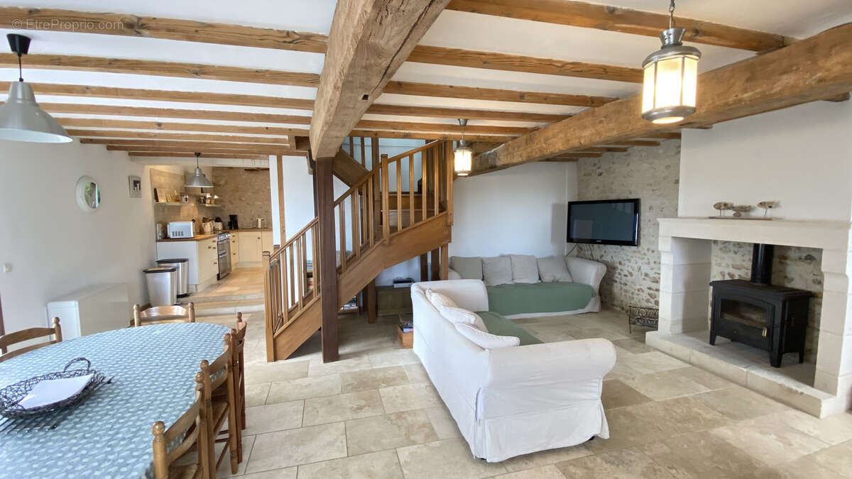 Maison à MORTAGNE-SUR-GIRONDE