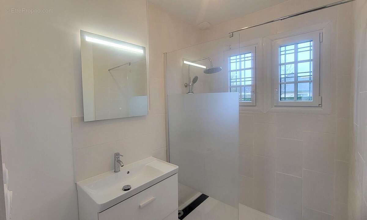 Maison à CHATEAUNEUF-SUR-SARTHE