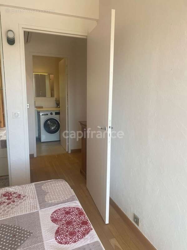 Appartement à vendre 2 pièces HYERES (83) - Port de Hyères - Parking - Terrasses - Cave - photo 34