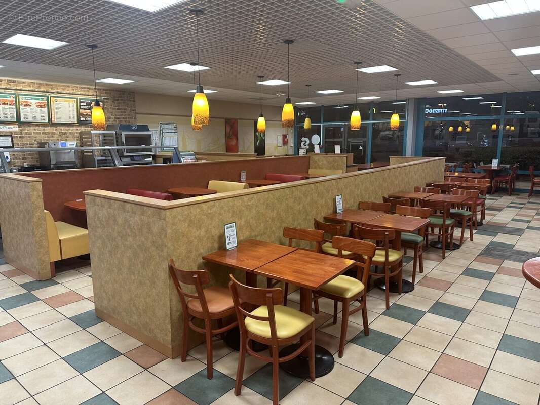 Autre à PONT-SAINTE-MARIE