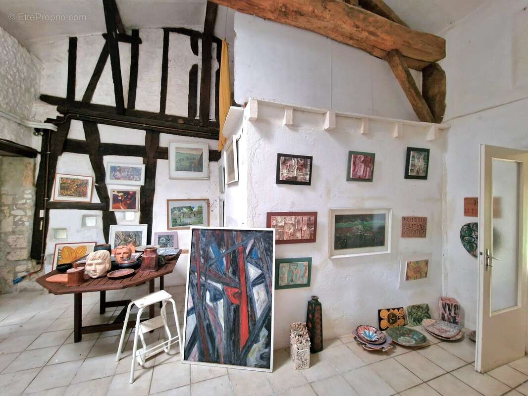 Maison à MOUSTIER