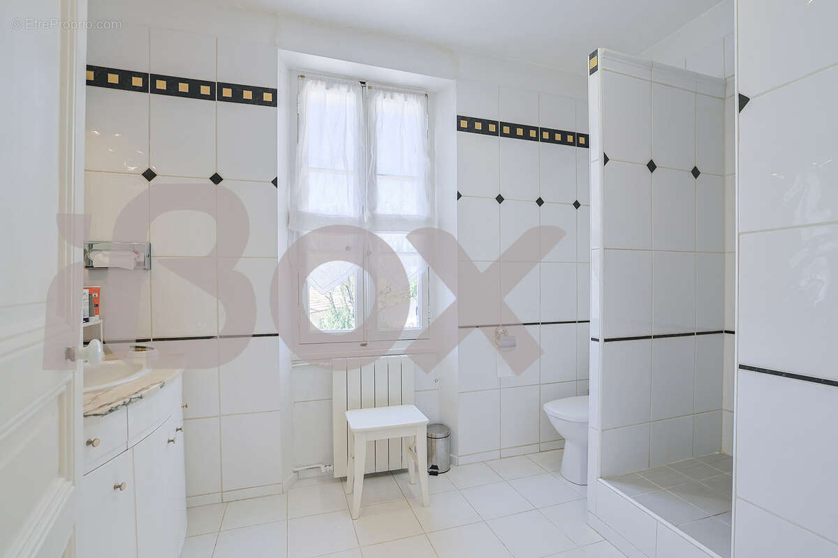 Maison à LA VALETTE-DU-VAR