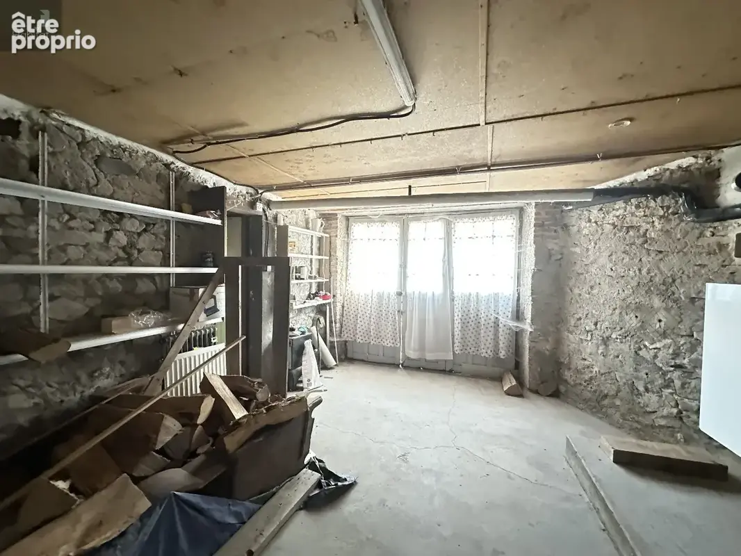 Maison en pierre, rénovée avec charme et authenticité dans un village de caractère - photo 10