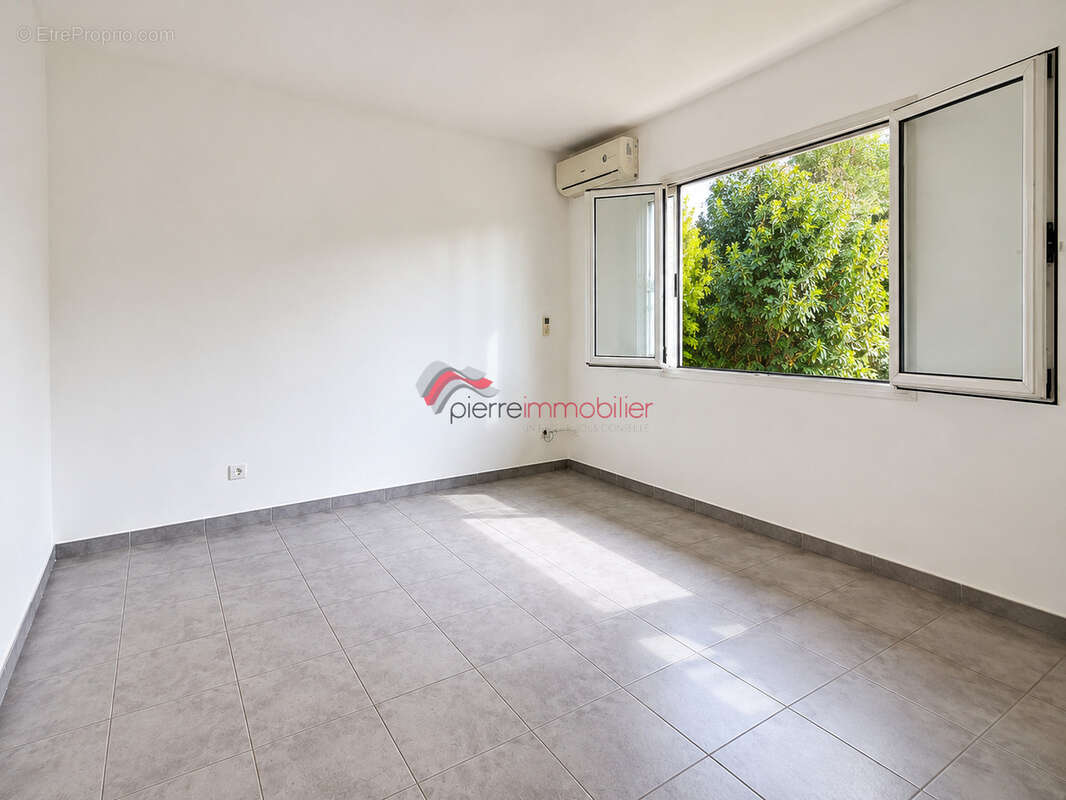 Maison familiale t4/5 - a vendre en exclusivité - ravine des cabris - photo 4