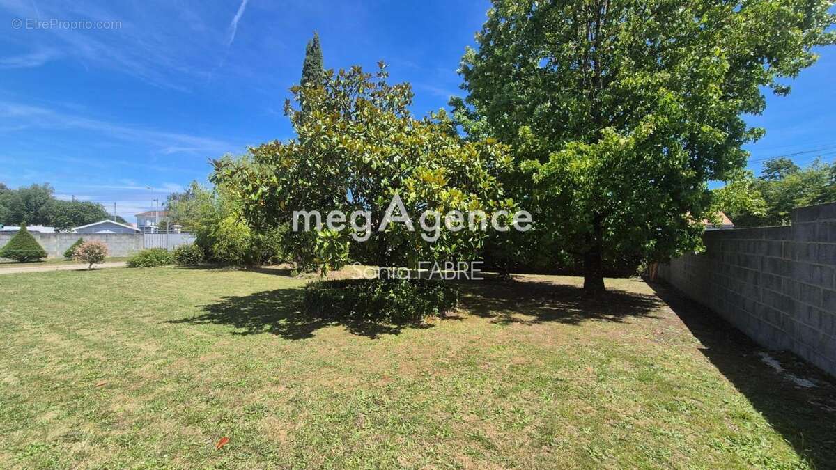 Beau terrain plat et arboré - photo 3