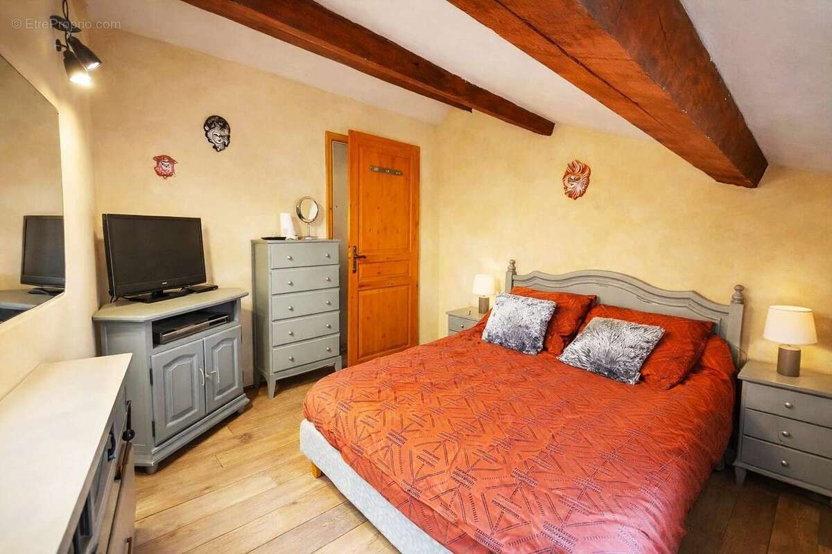 Maison à LARGENTIERE