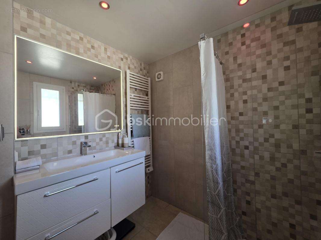 Appartement à PARADOU