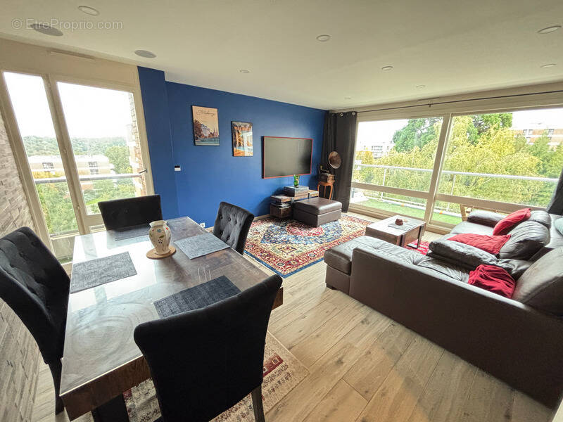 Appartement à JOUY-EN-JOSAS