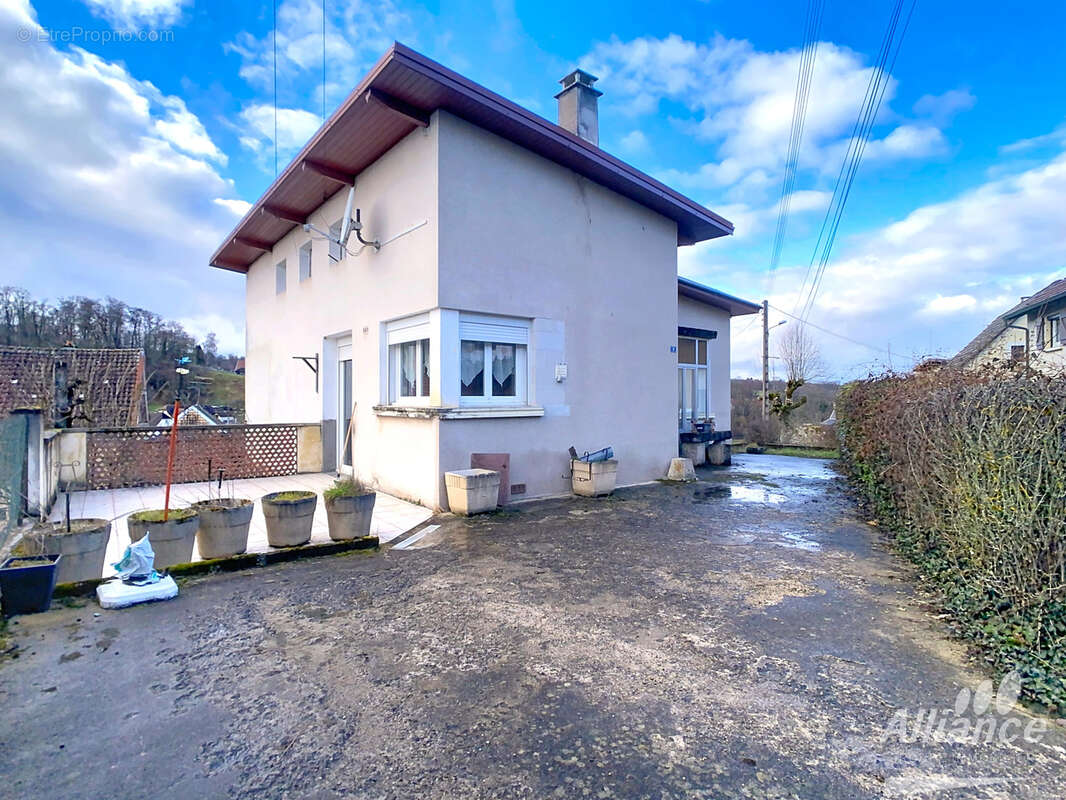 Maison à LEBETAIN