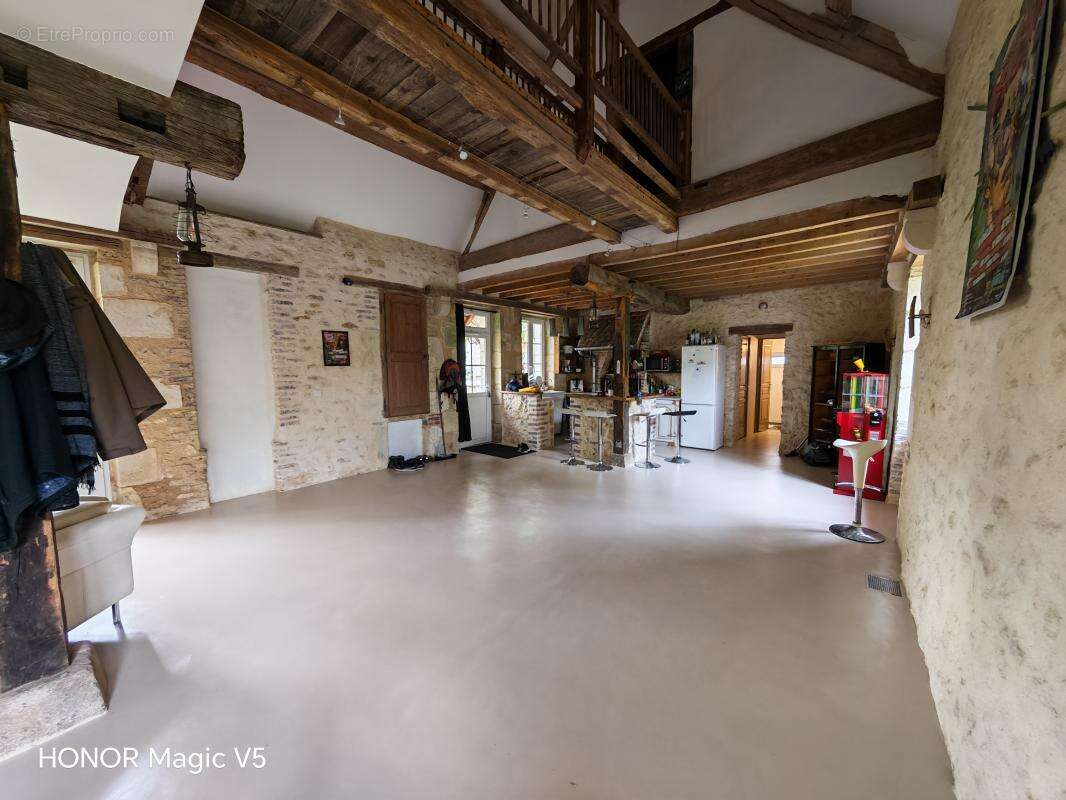 Maison à MOULINS-SUR-YEVRE