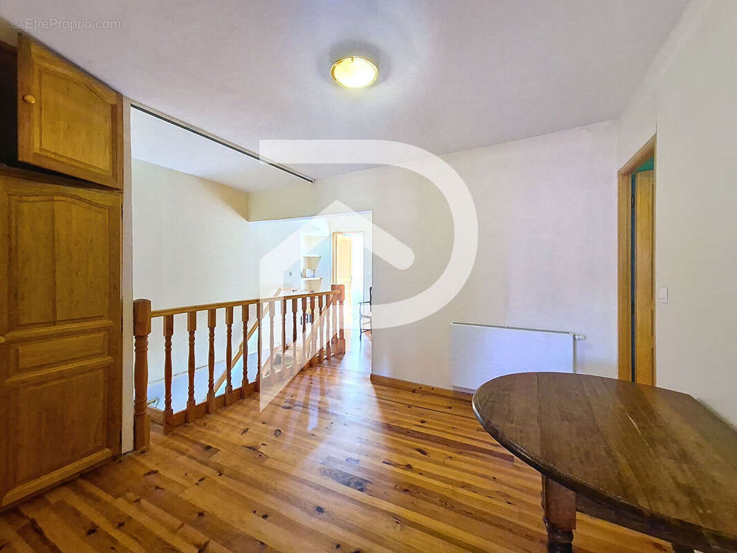 Maison à SAINT-LAGER-BRESSAC