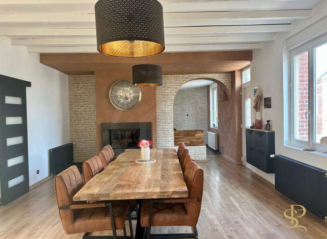 Maison à HARGICOURT