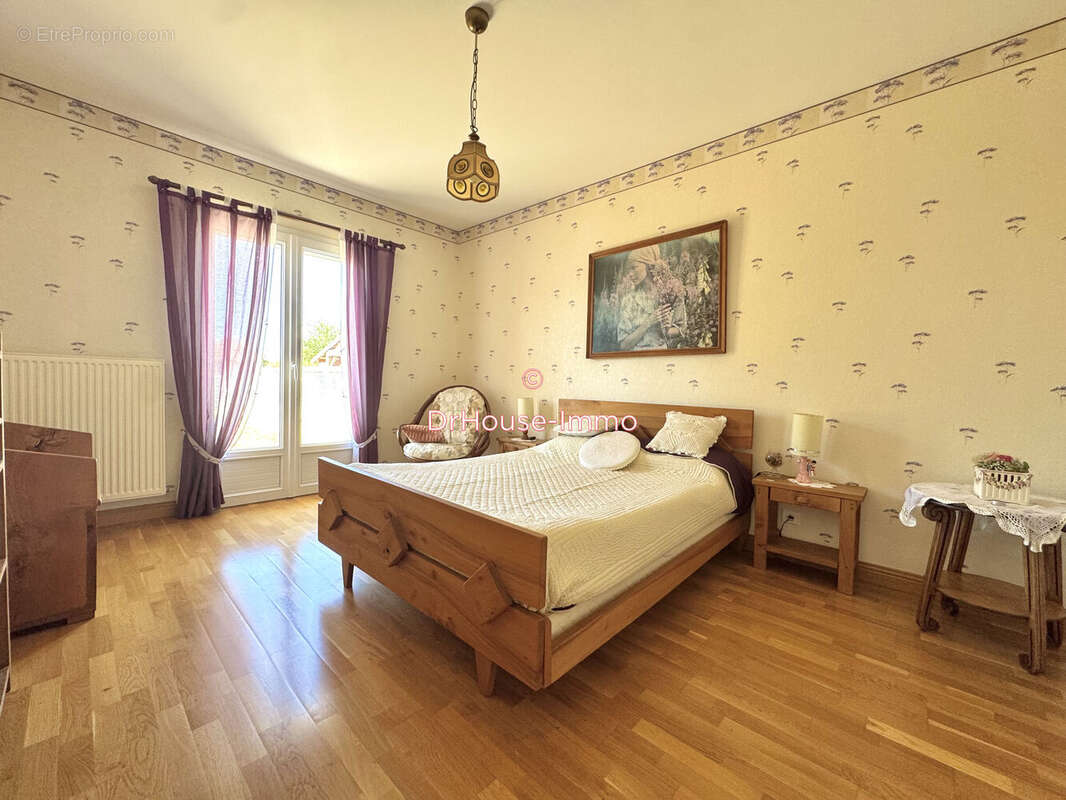 Maison 185 m² à Neuville-De-Poitou  - photo 9
