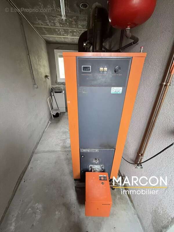 Maison à LE BOURG-D'HEM