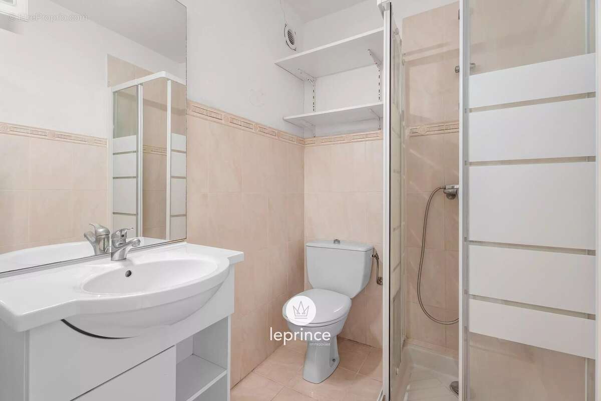 Appartement à VILLENEUVE-LOUBET