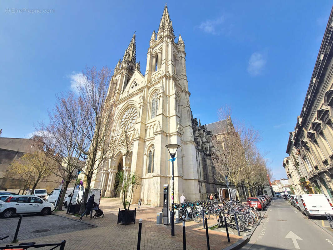 Local d'activité de 142 m² aux Chartrons - photo 3