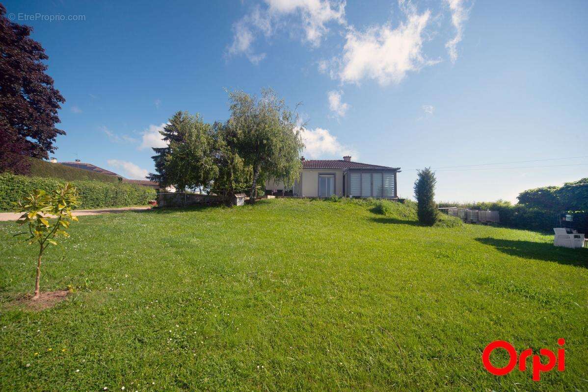 Maison à CHARNAY-LES-MACON