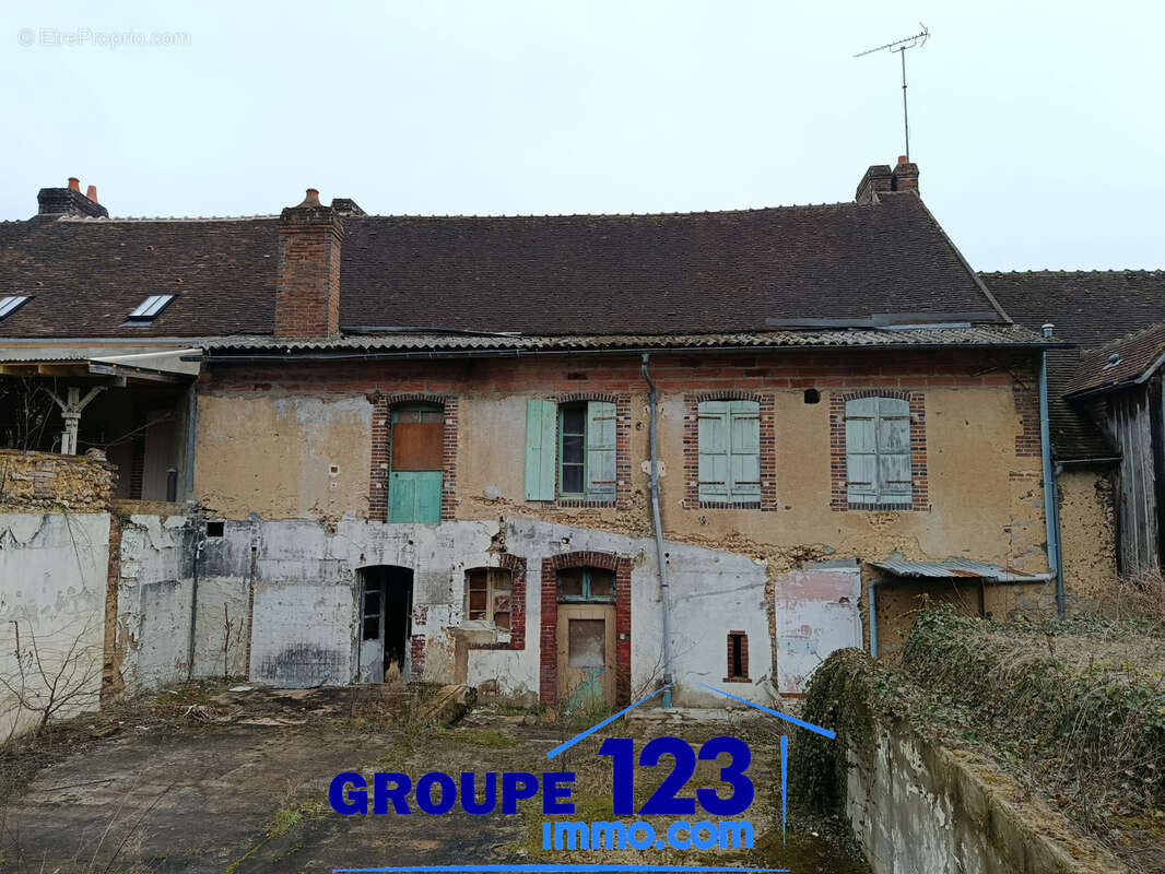 Maison à LA FERTE-LOUPIERE