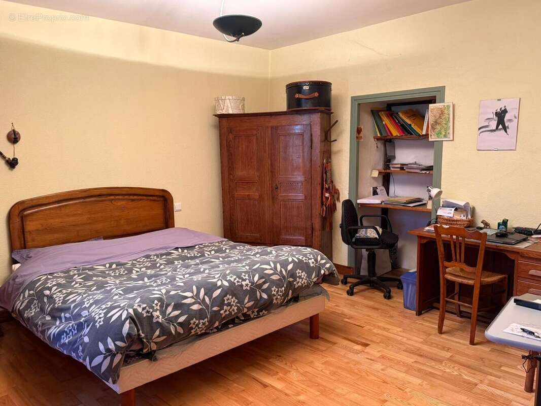   - Maison à FABRAS