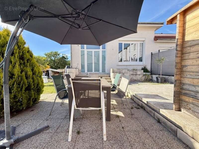 Maison à vendre 4 pièces LE CHAMBON FEUGEROLLES (42) La Cotatay - photo 11