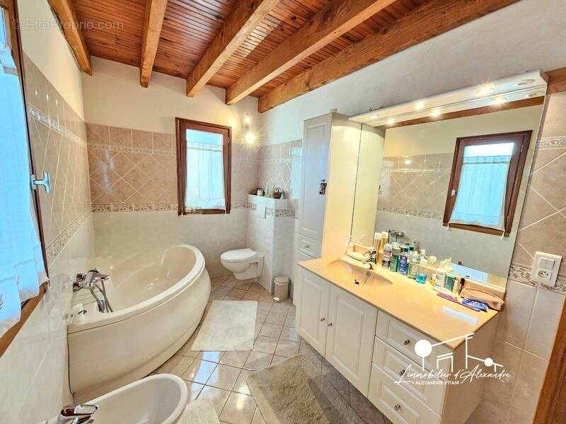 Maison à LES MARTYS