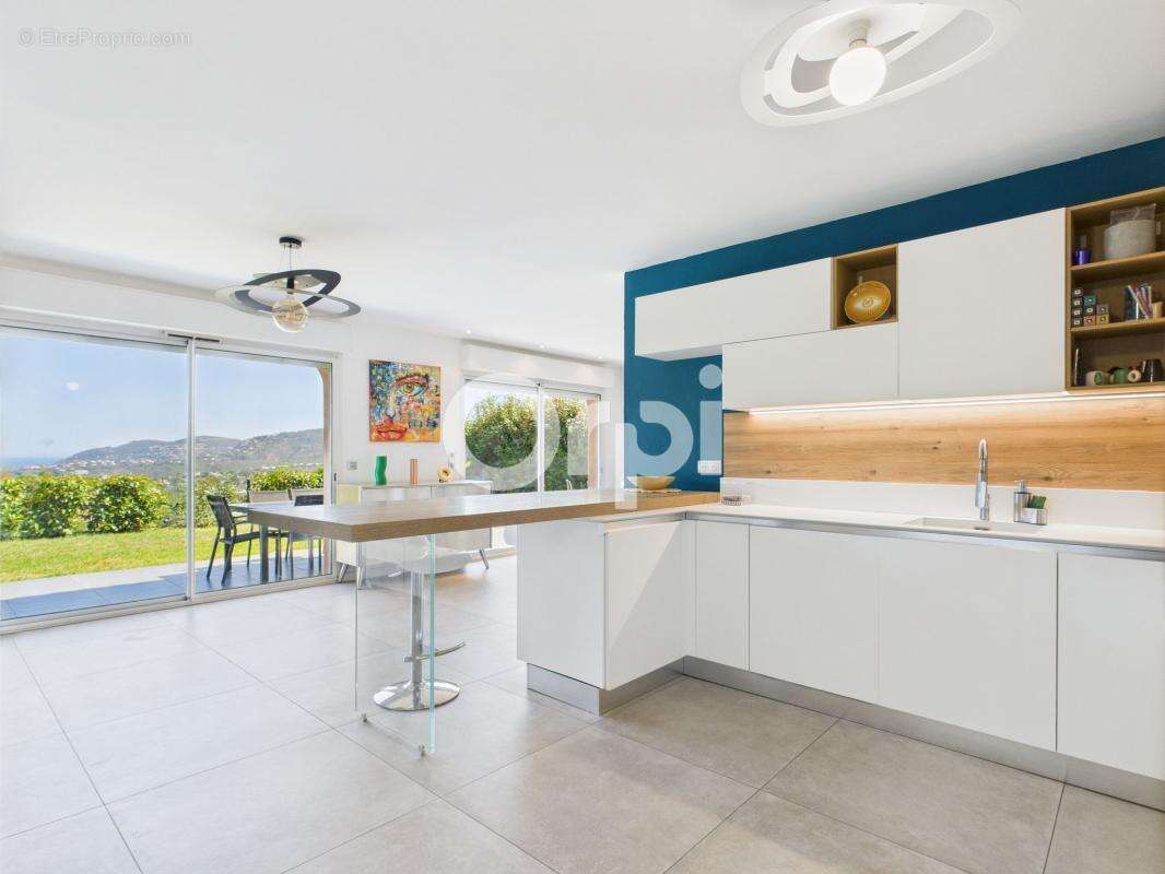 Maison à MANDELIEU-LA-NAPOULE