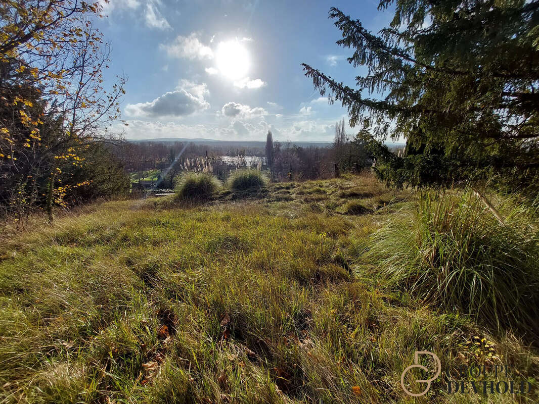 Terrain à VAUX-SUR-SEINE