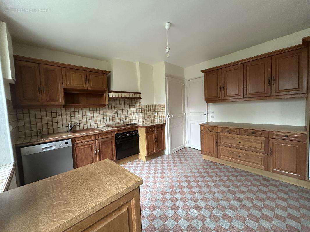 Maison à VERNOU-LA-CELLE-SUR-SEINE