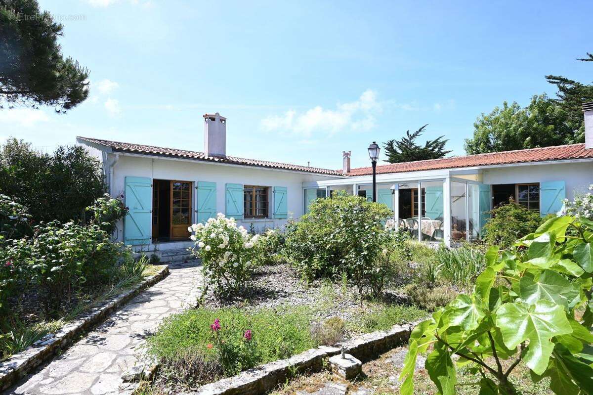 Maison à SAINT-CLEMENT-DES-BALEINES