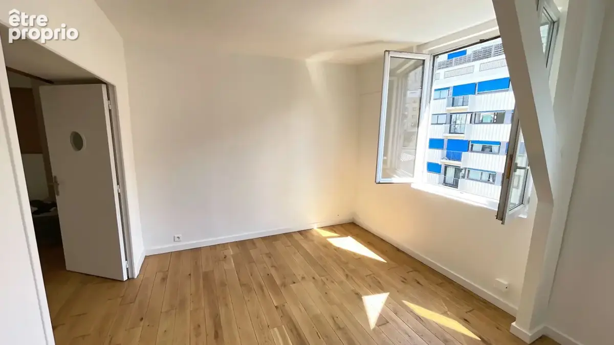 Buttes Chaumont, métro Botzaris, T2 de 36 m² avec ascenseur et cave - photo 3