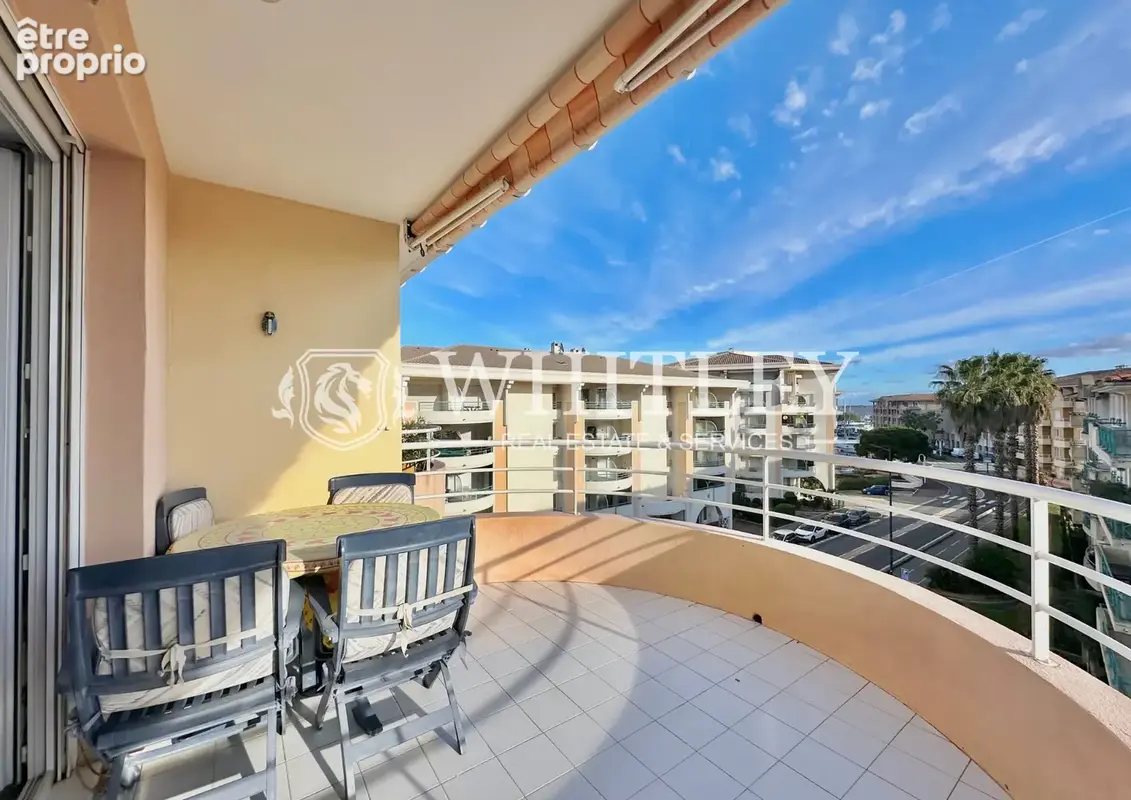 EXCLUSIVITÉ - Appartement 2 pièces dernier étage, vue mer et garage en sous-sol - photo 2