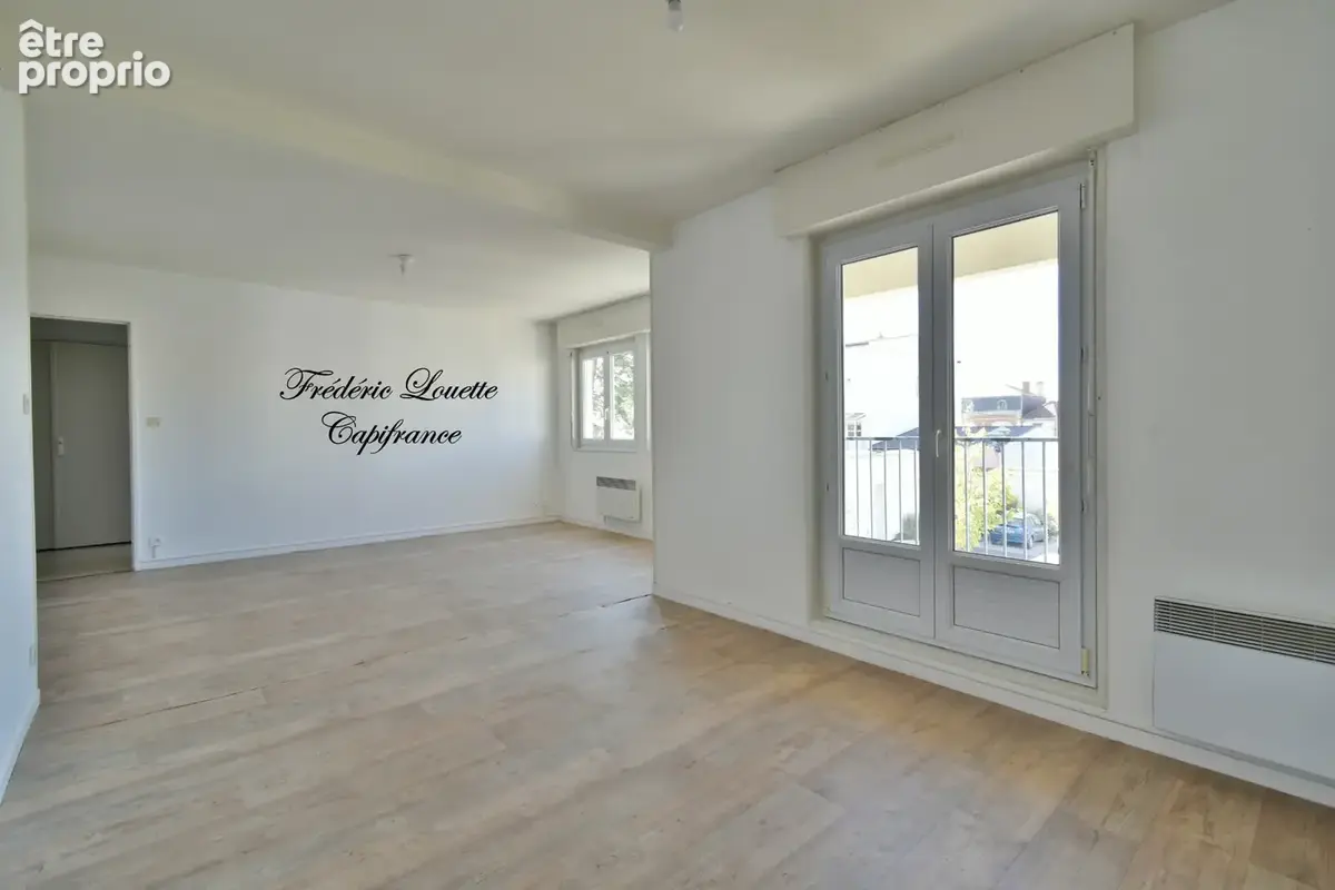 AY-CHAMPAGNE – Appartement T3 avec balcon, ascenseur et grenier, dans une résidence calme et sécurisée - photo 4